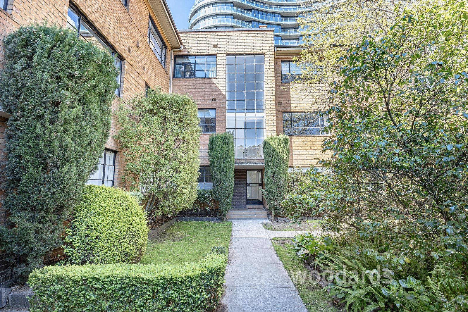 2 bedrooms Apartment / Unit / Flat in 2/59 Queens Road MELBOURNE VIC, 3004