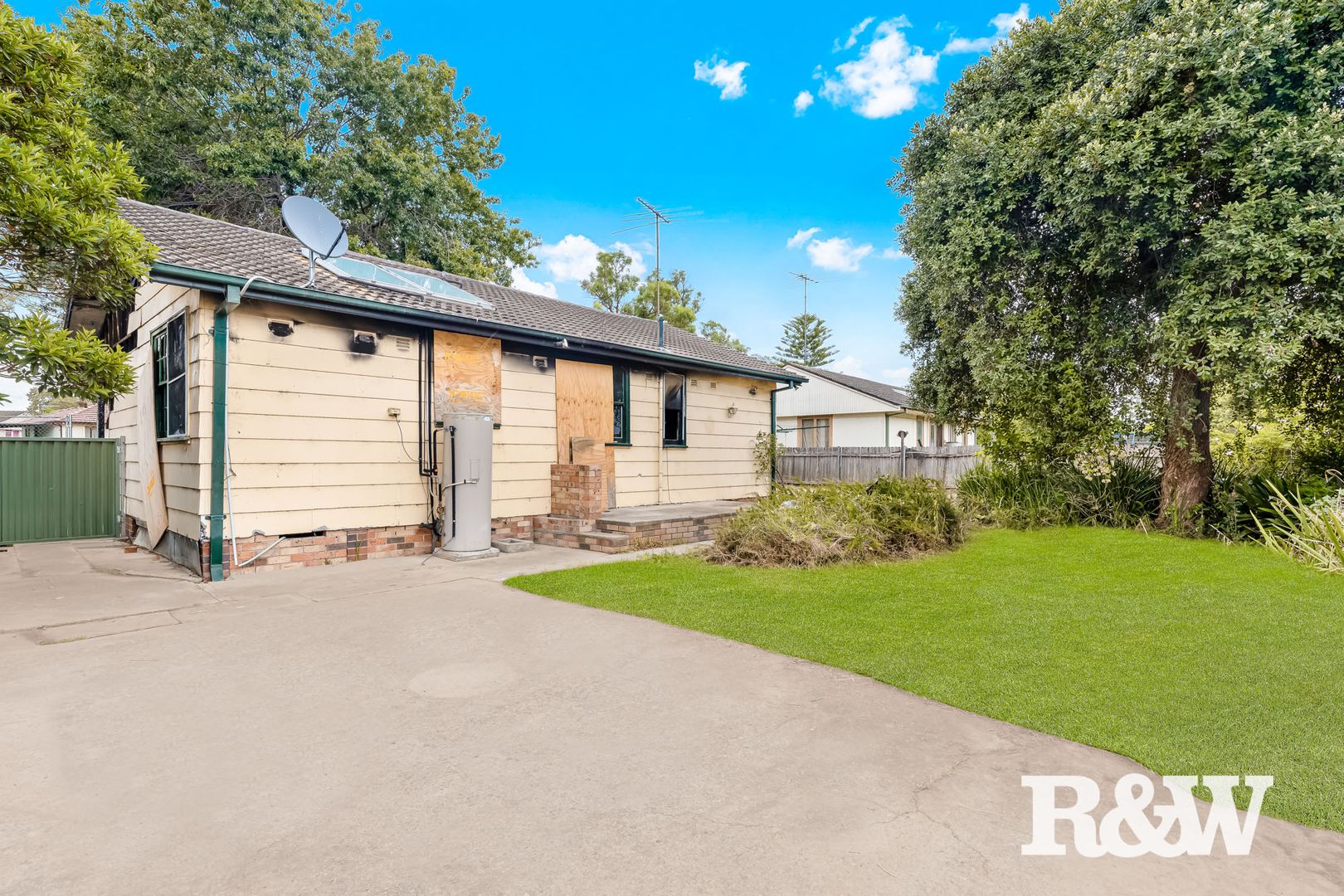 17 Samoa Place, Lethbridge Park NSW 2770, Image 2