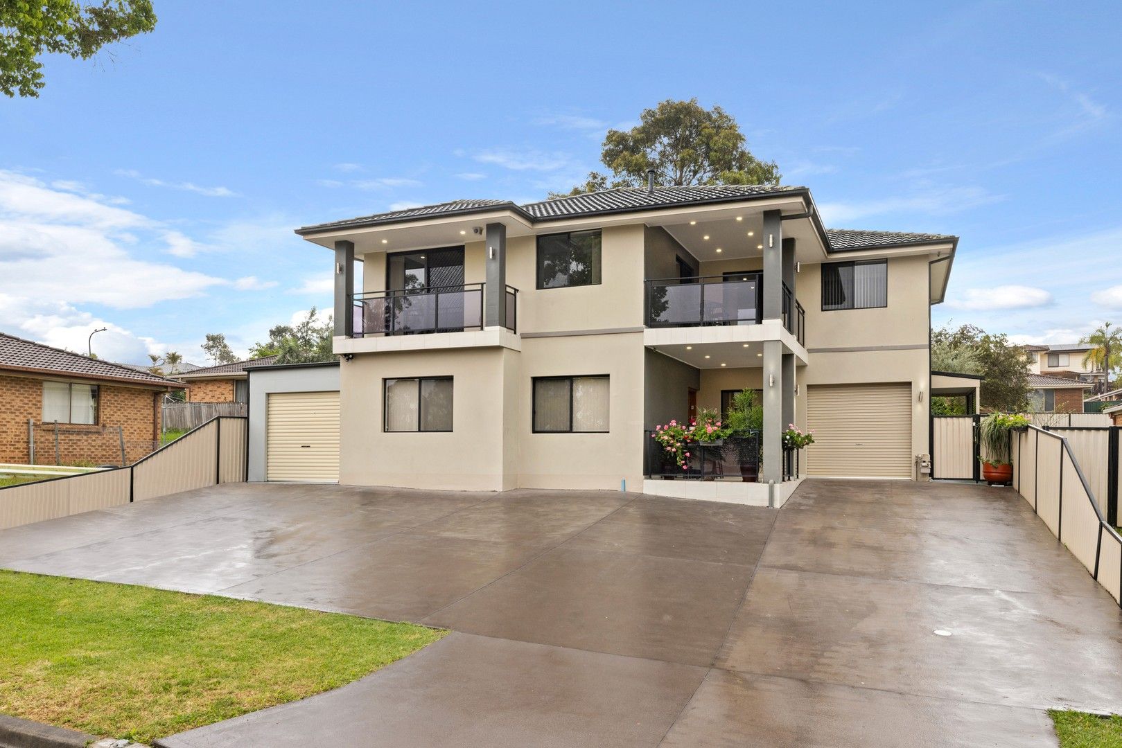 6 bedrooms House in 25 Kinghorne Road BONNYRIGG HEIGHTS NSW, 2177