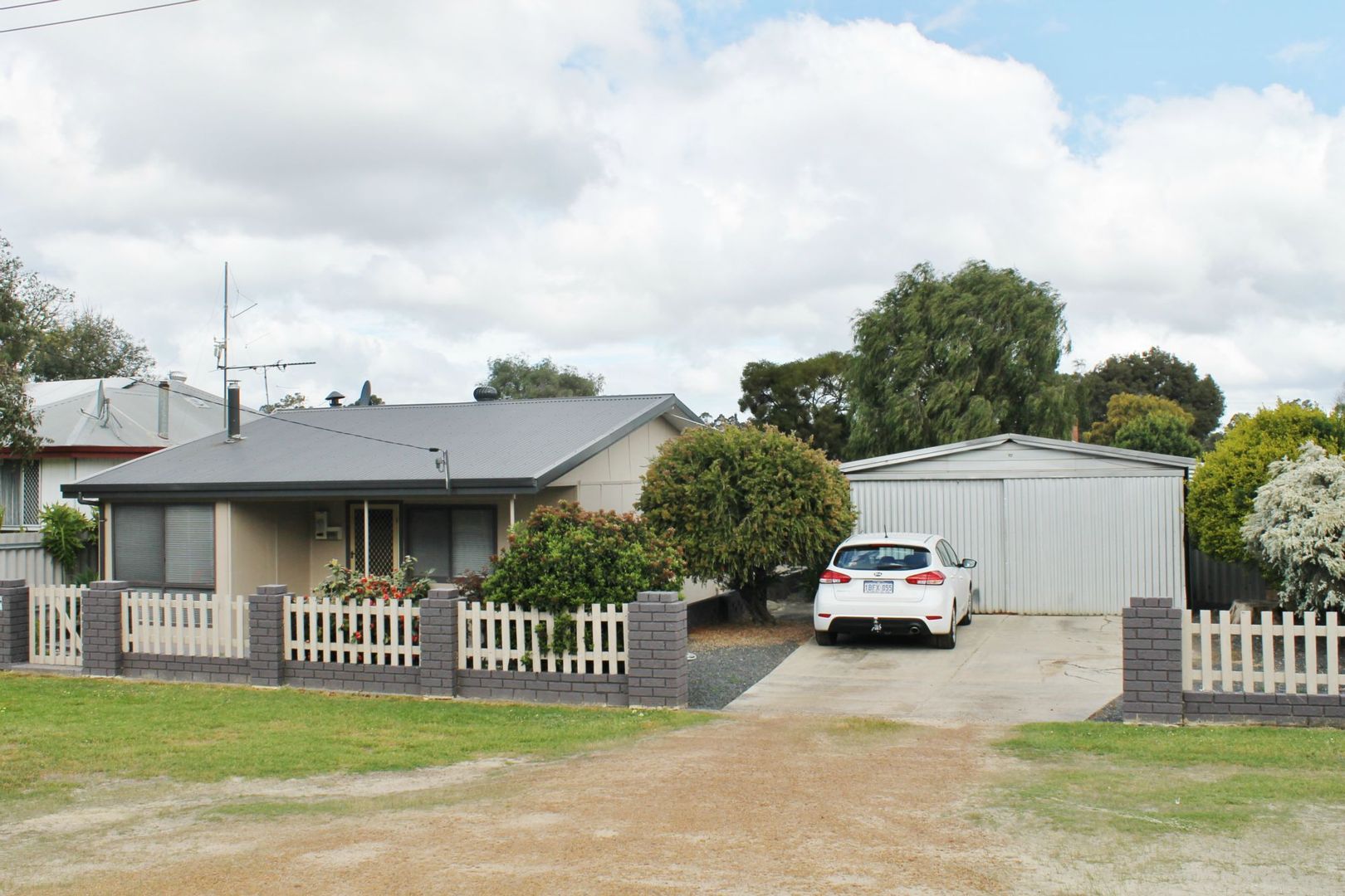 55 Coombes Street, Collie WA 6225, Image 2