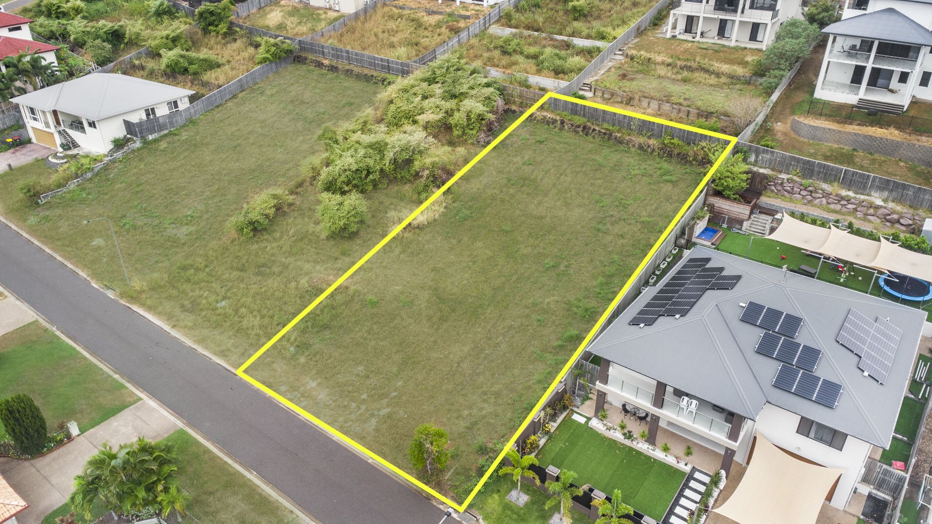 10 Jindalee Crescent, Douglas Property History & Address Research