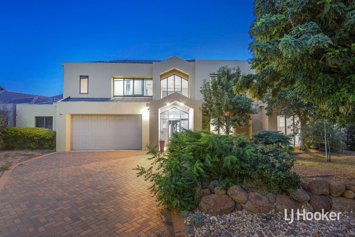 24 Sandlewood Lane, Sanctuary Lakes VIC 3030, Image 2