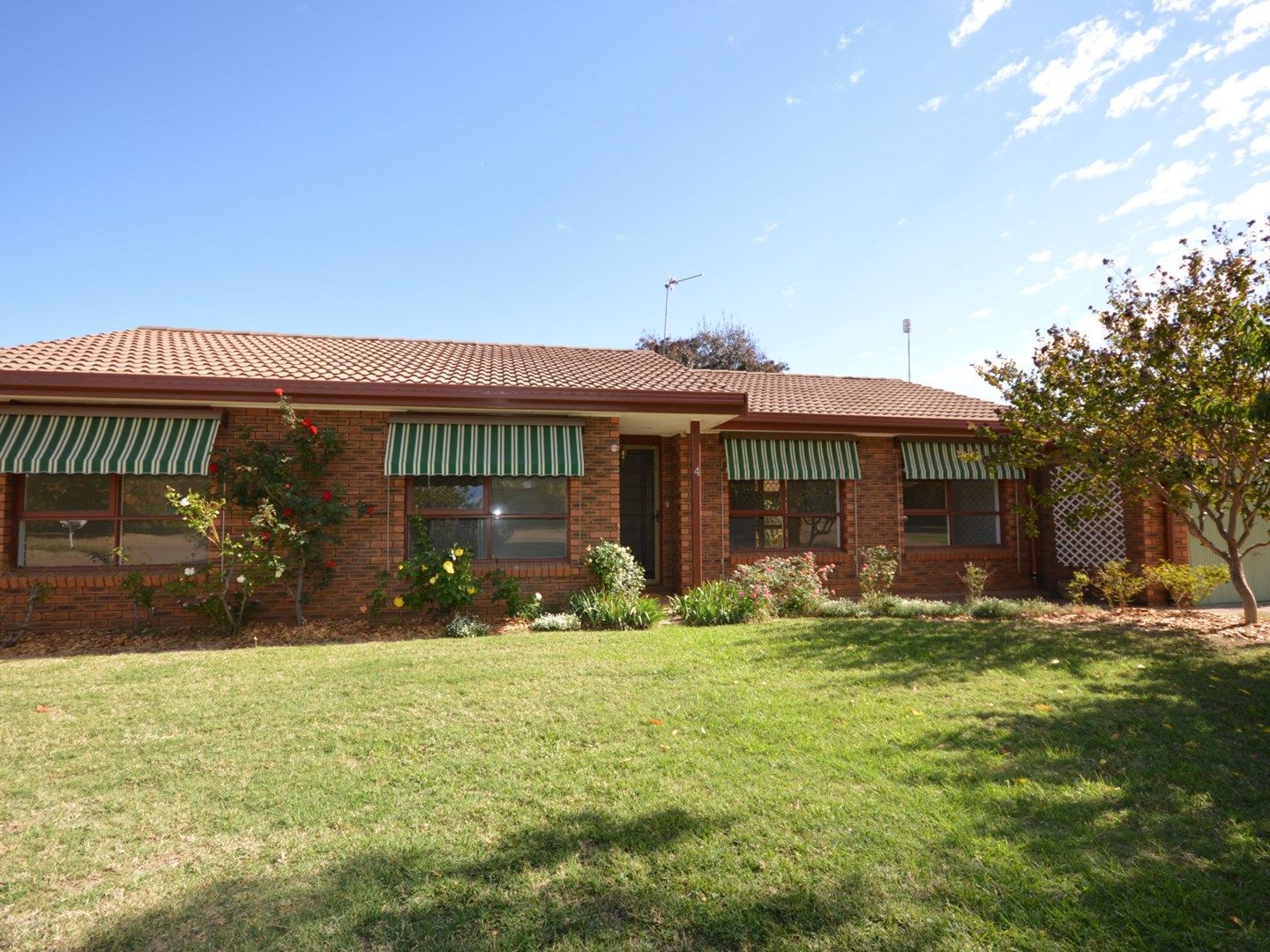 4/1 Beddoes Avenue, Dubbo Property History & Address Research Domain