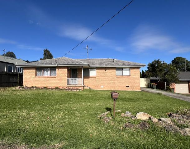 29 Russell Street, The Oaks NSW 2570