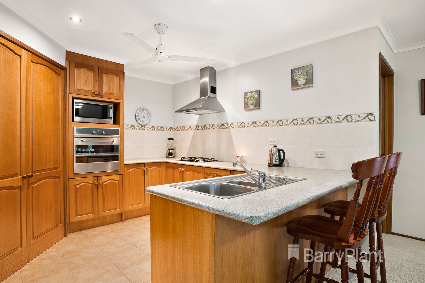 3 Chequers Court, Chirnside Park VIC 3116, Image 2