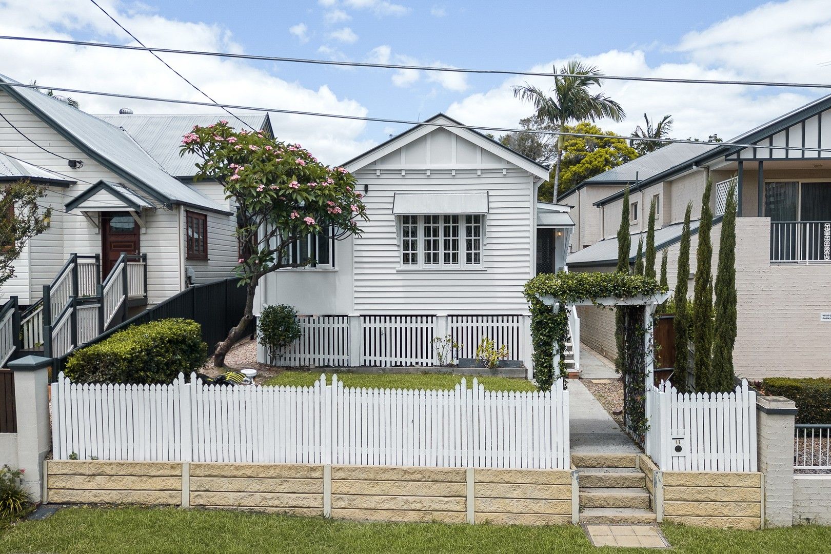 2 bedrooms House in 17 Wellington Street COORPAROO QLD, 4151