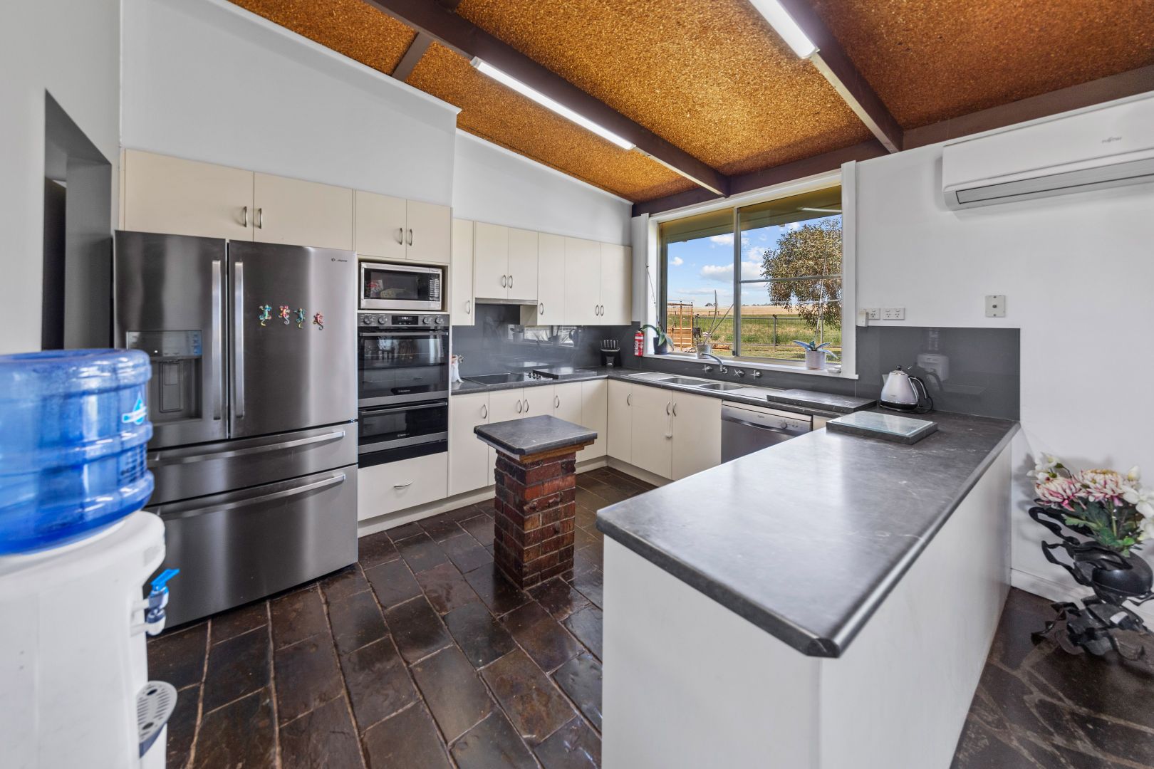 603 White Hut Road, Clare SA 5453, Image 2