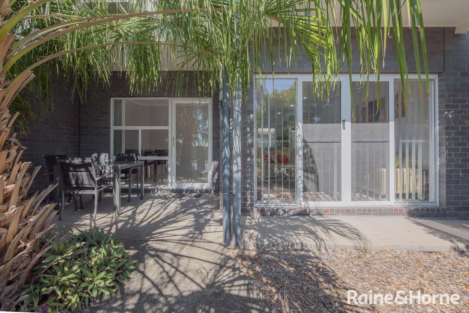 6/77 Tank Street, West Gladstone QLD 4680, Image 1