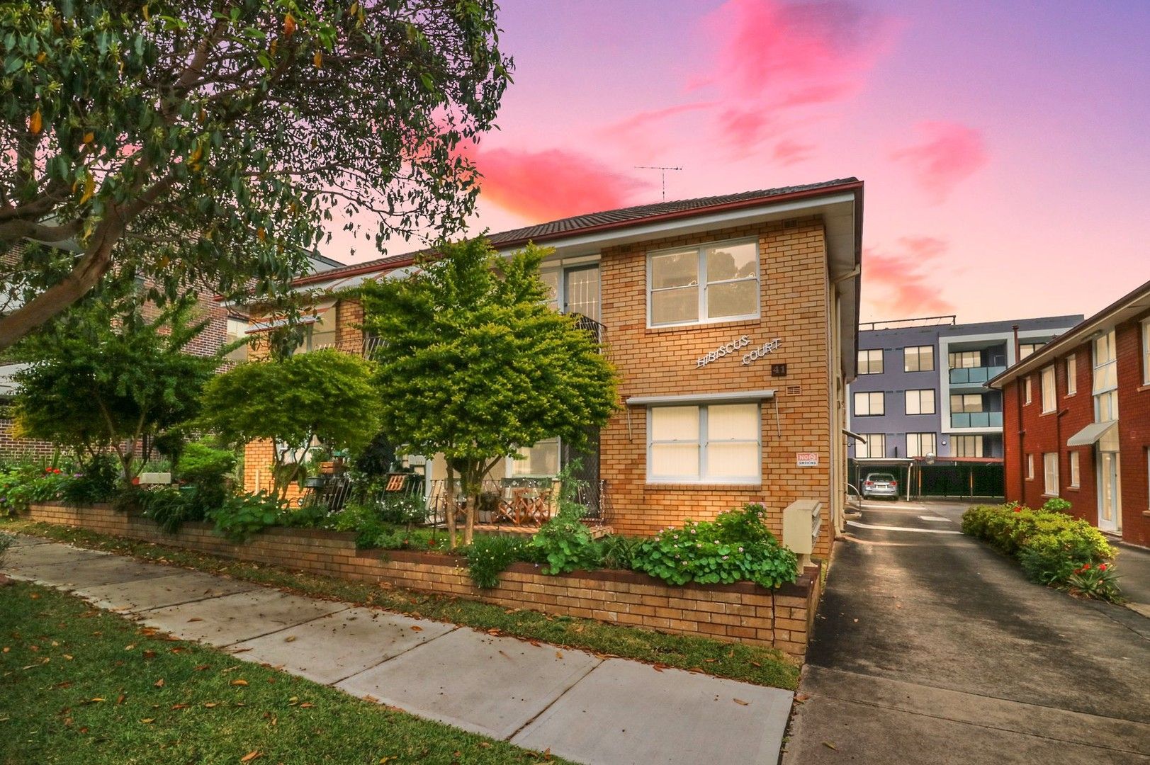 2 bedrooms Apartment / Unit / Flat in 1/41 Macquarie Place MORTDALE NSW, 2223