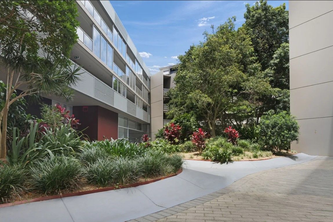 3 bedrooms Apartment / Unit / Flat in 19/2 Levy Walk ZETLAND NSW, 2017