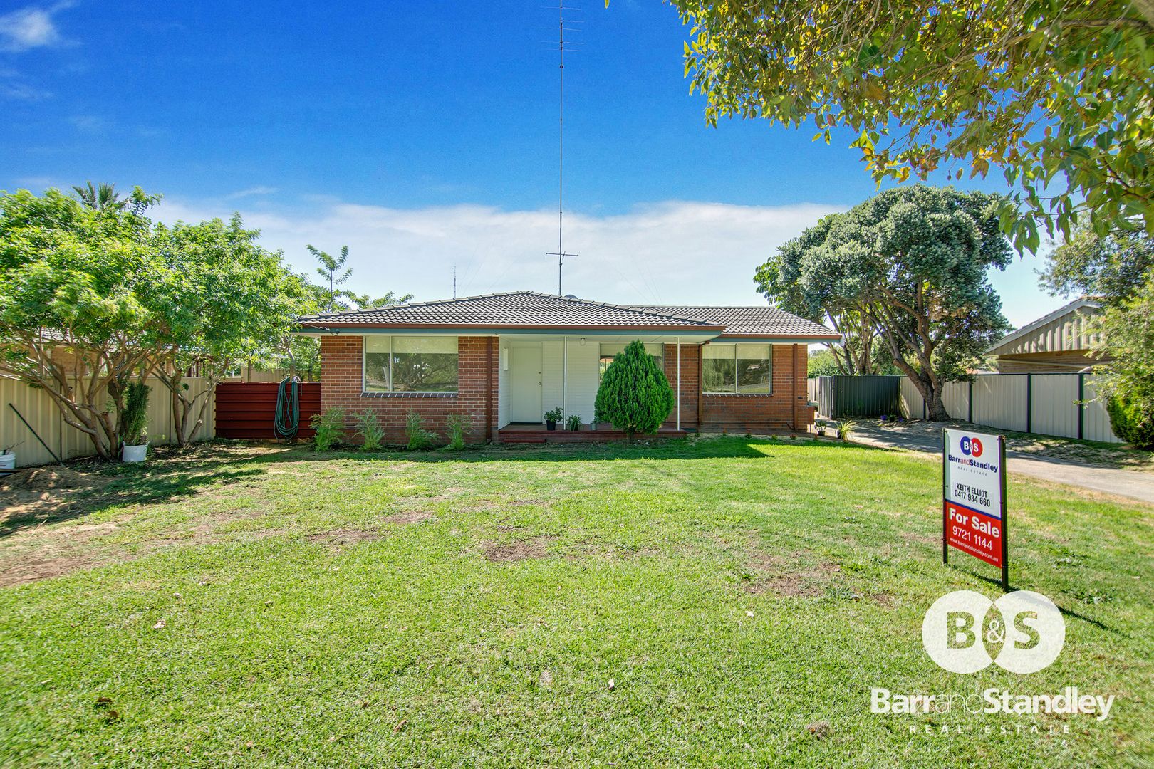 16 Wallrodt Crescent, Glen Iris WA 6230, Image 1