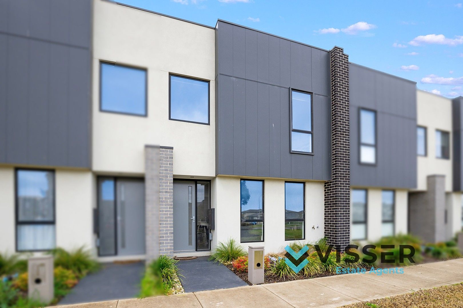 3 bedrooms House in 8 Nostrand Walk POINT COOK VIC, 3030