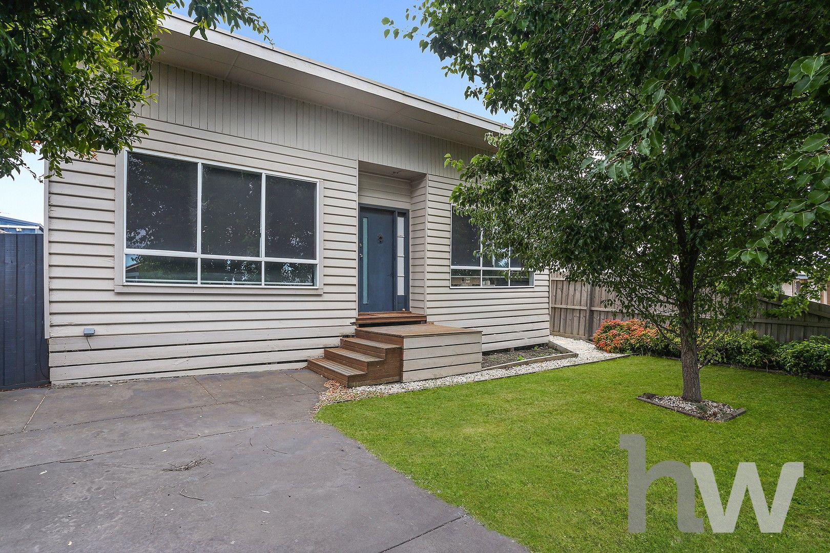 1/10 Cornish Avenue, Belmont VIC 3216, Image 0