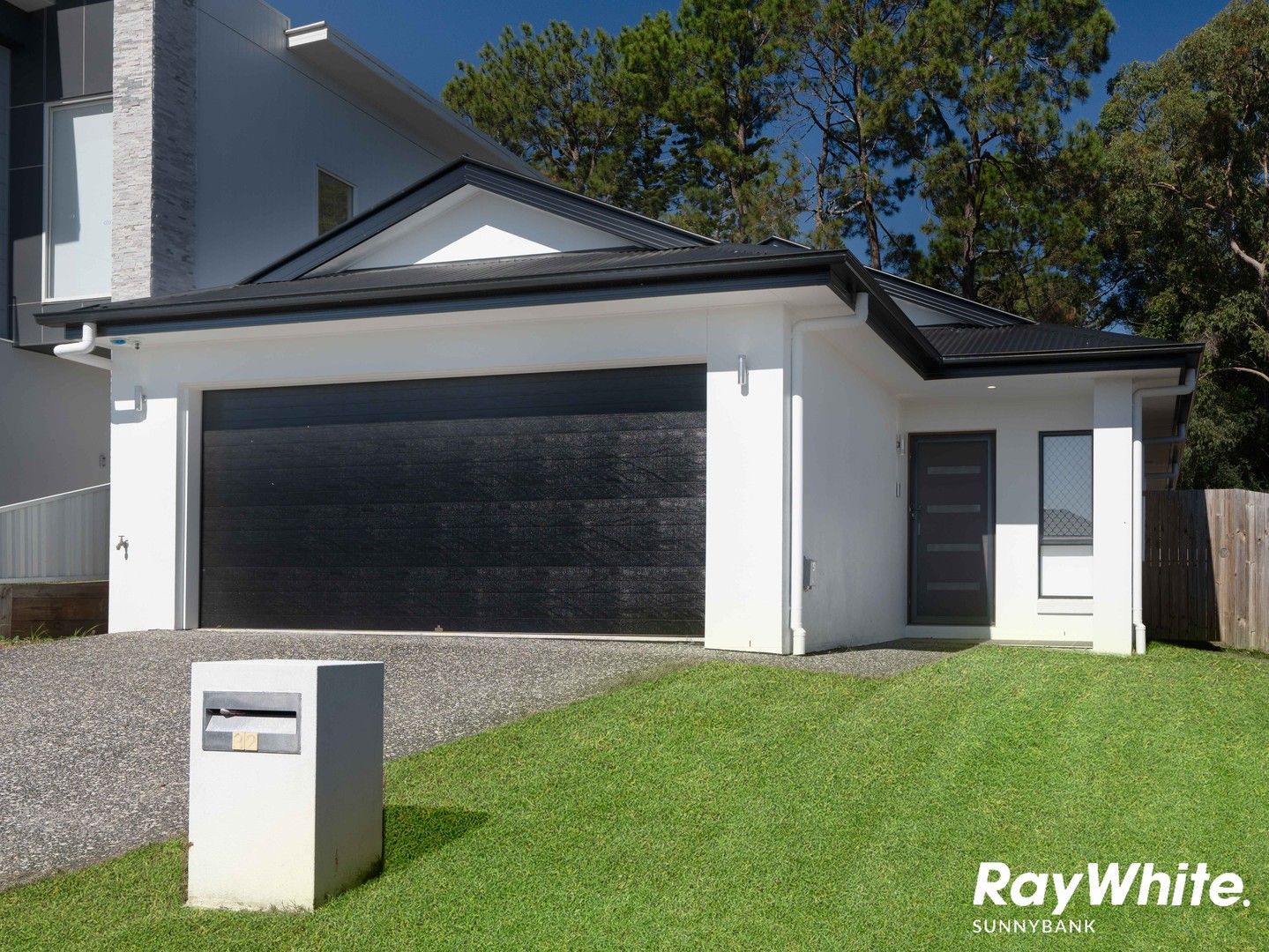 4 bedrooms House in 32 Brampton Street EIGHT MILE PLAINS QLD, 4113