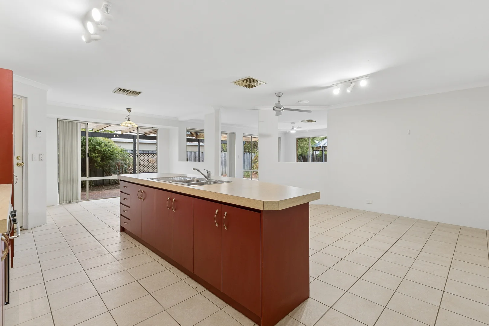 Additional image 4 of 11 Chantilly Circuit, Meadow Springs WA 6210