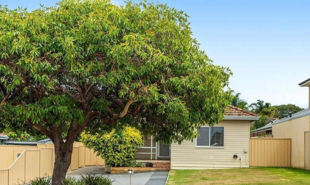 2 bedrooms House in 8 Jemerson Street WILLAGEE WA, 6156