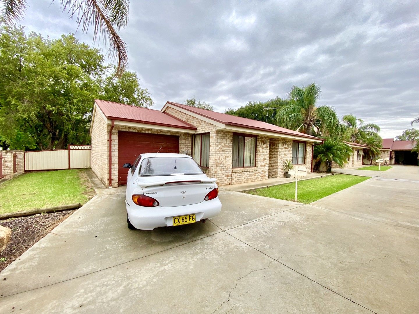 2 bedrooms Townhouse in 5/409-411 MACAULEY STREET HAY NSW, 2711