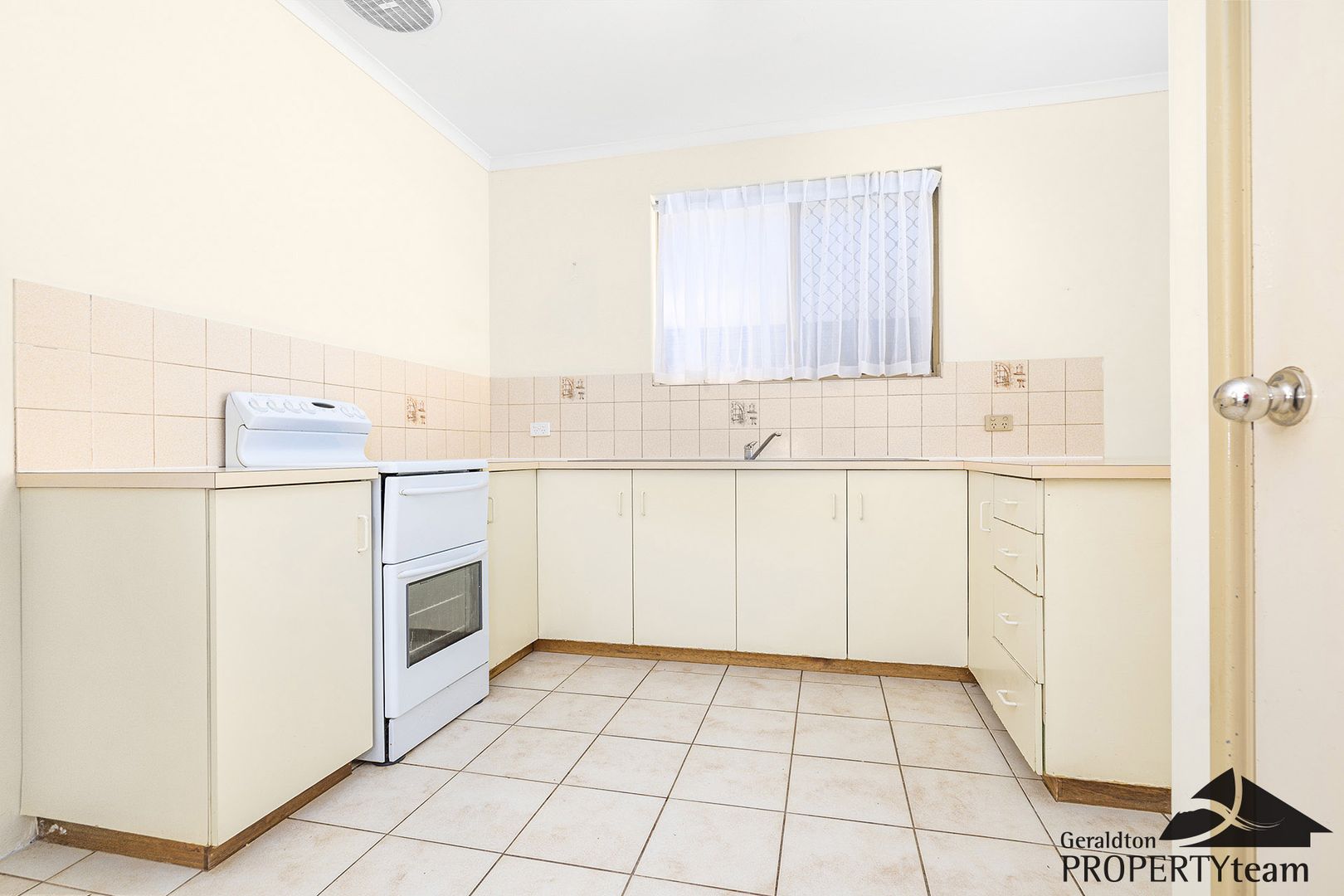 4 A & B Francisco Close, Mahomets Flats WA 6530, Image 2