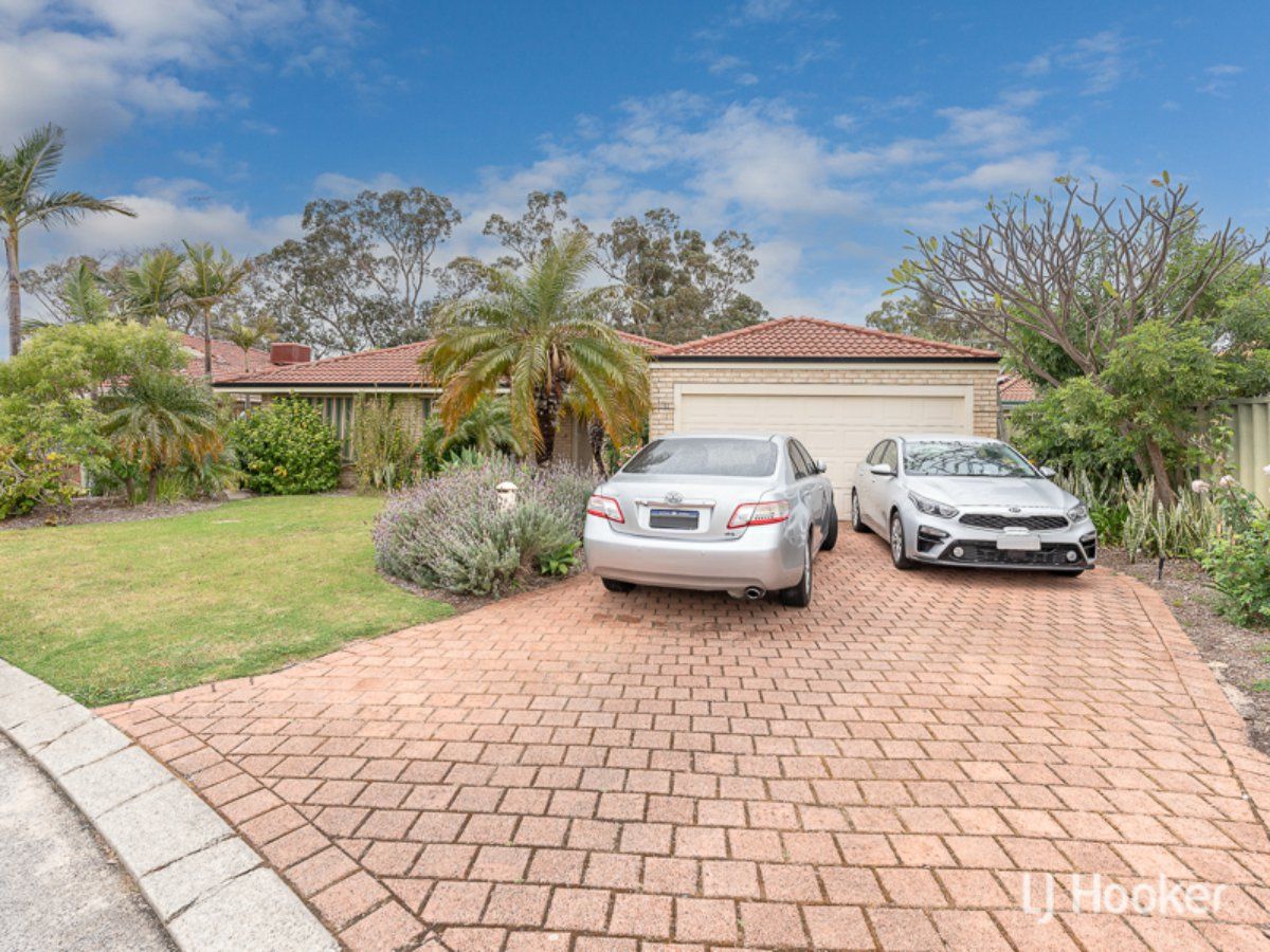 8 Iona Place, Cannington WA 6107