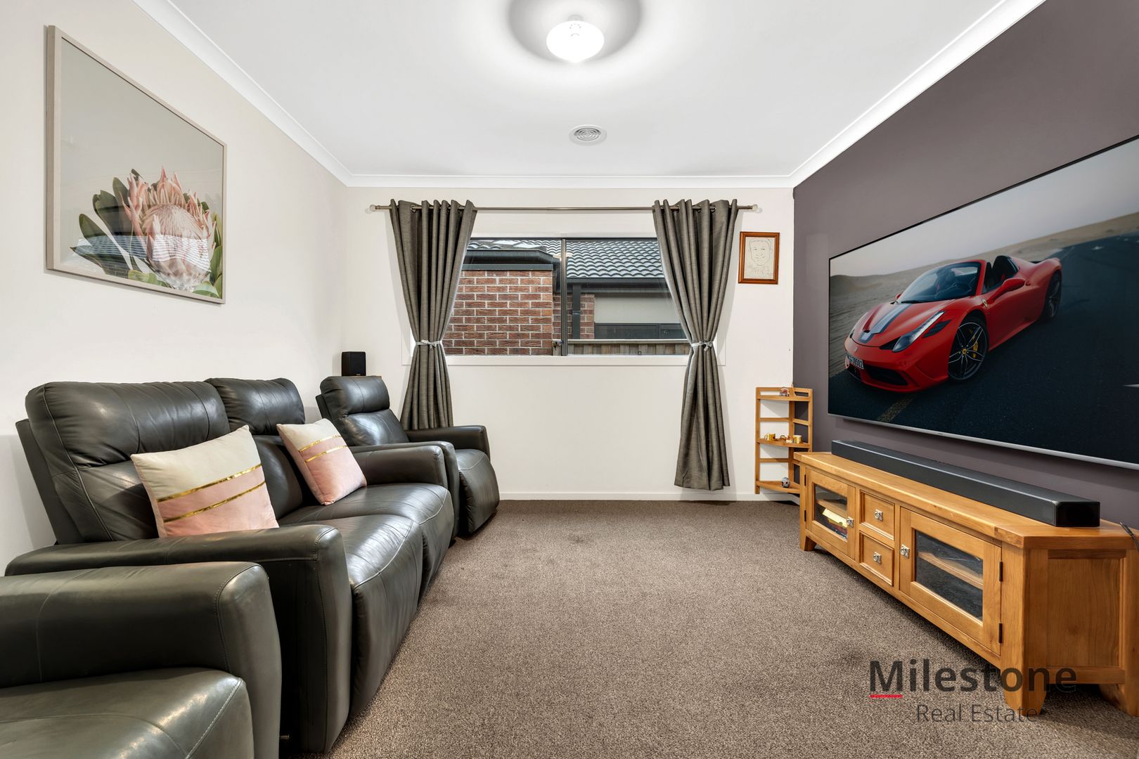 4 Warralily Avenue, Clyde VIC 3978, Image 2