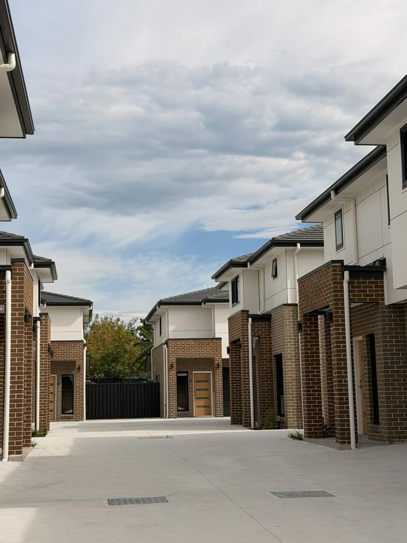 Additional image 2 of 7/49-51 College Street, Cambridge Park NSW 2747