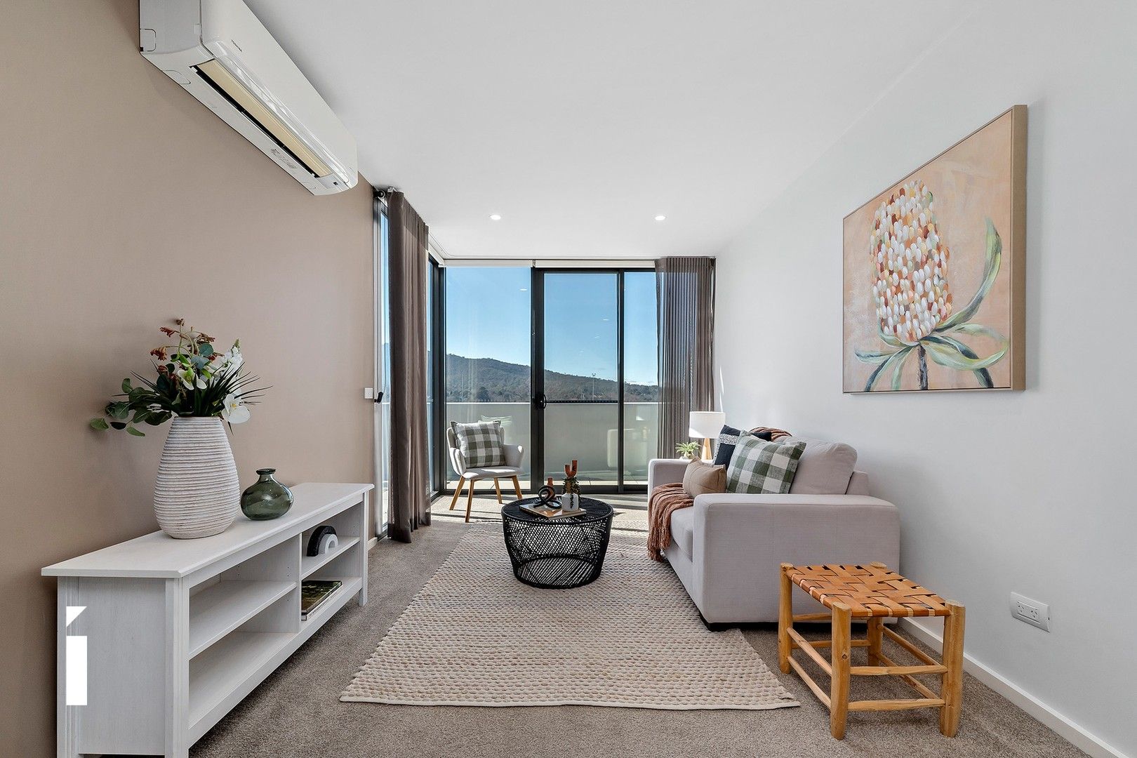 1 bedrooms Apartment / Unit / Flat in 43/10 Lonsdale Street BRADDON ACT, 2612