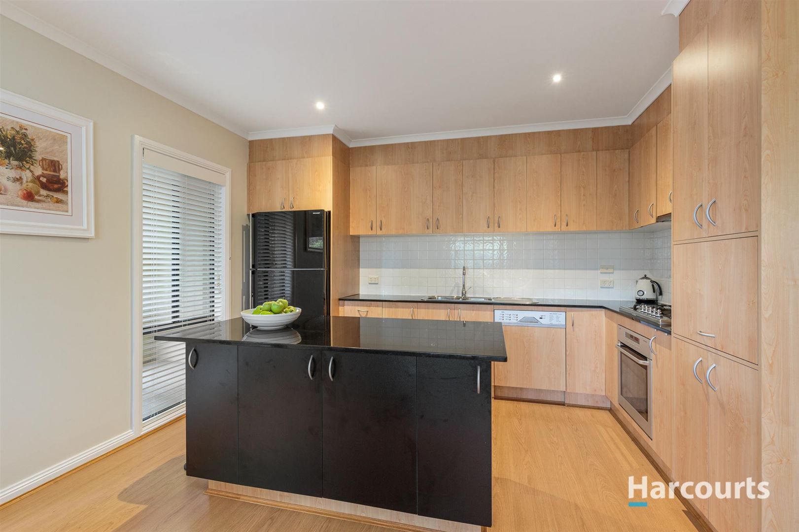 101 Sovereign Manors Crescent, Rowville VIC 3178, Image 2