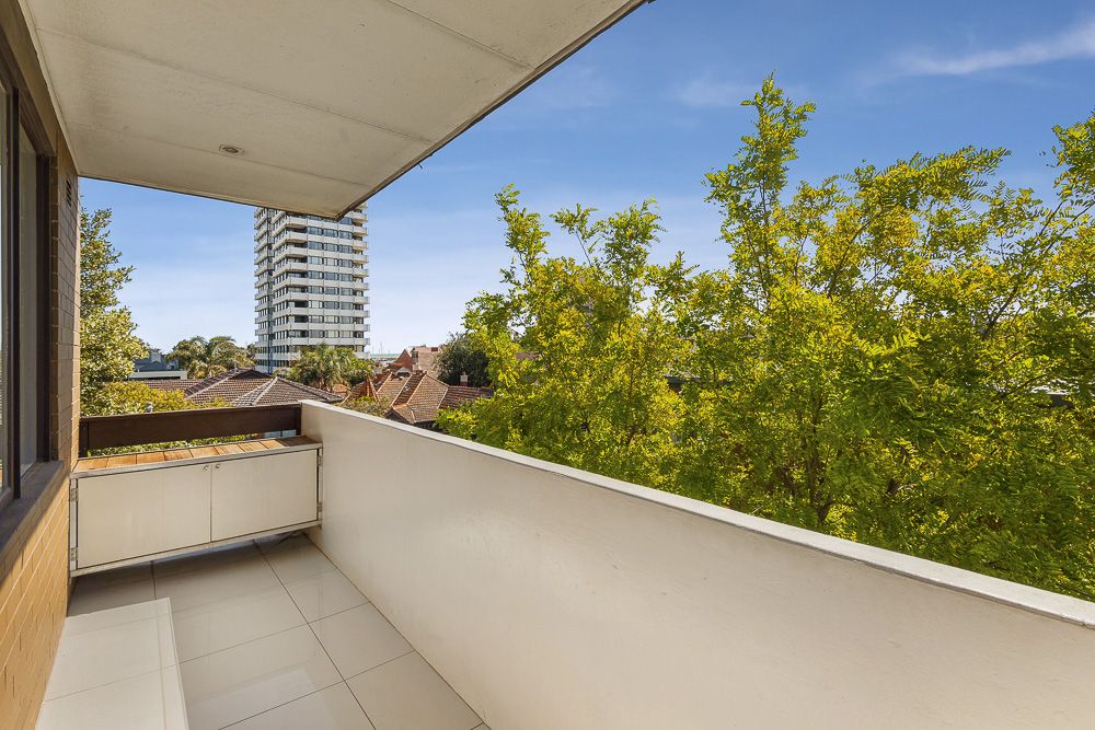 1 bedrooms Apartment / Unit / Flat in 33/82 Park Street ST KILDA WEST VIC, 3182