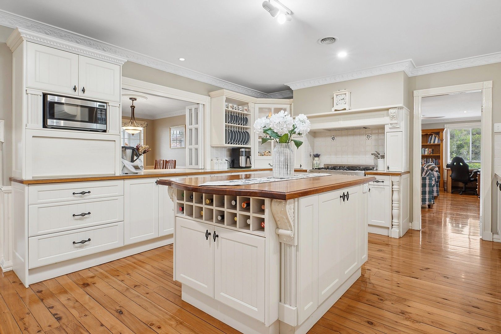 4 bedrooms House in 46 Lister Crescent KELSO NSW, 2795