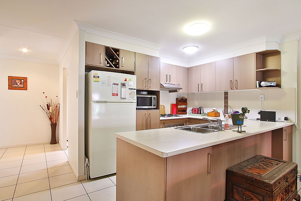 2/37 Ronayne Circle, One Mile QLD 4305, Image 2