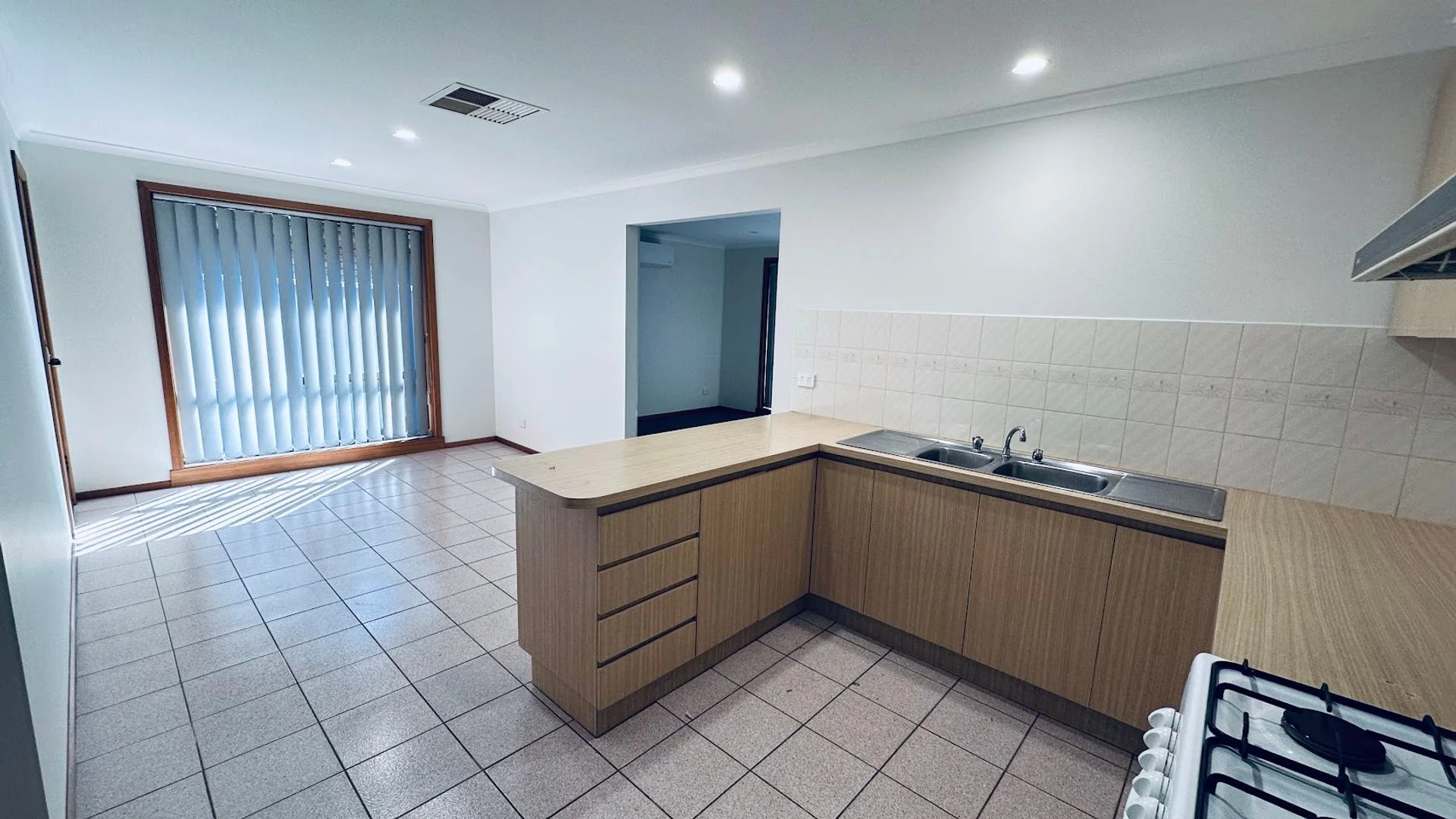 Additional image 2 of 2/59 Truman St, South Kingsville VIC 3015