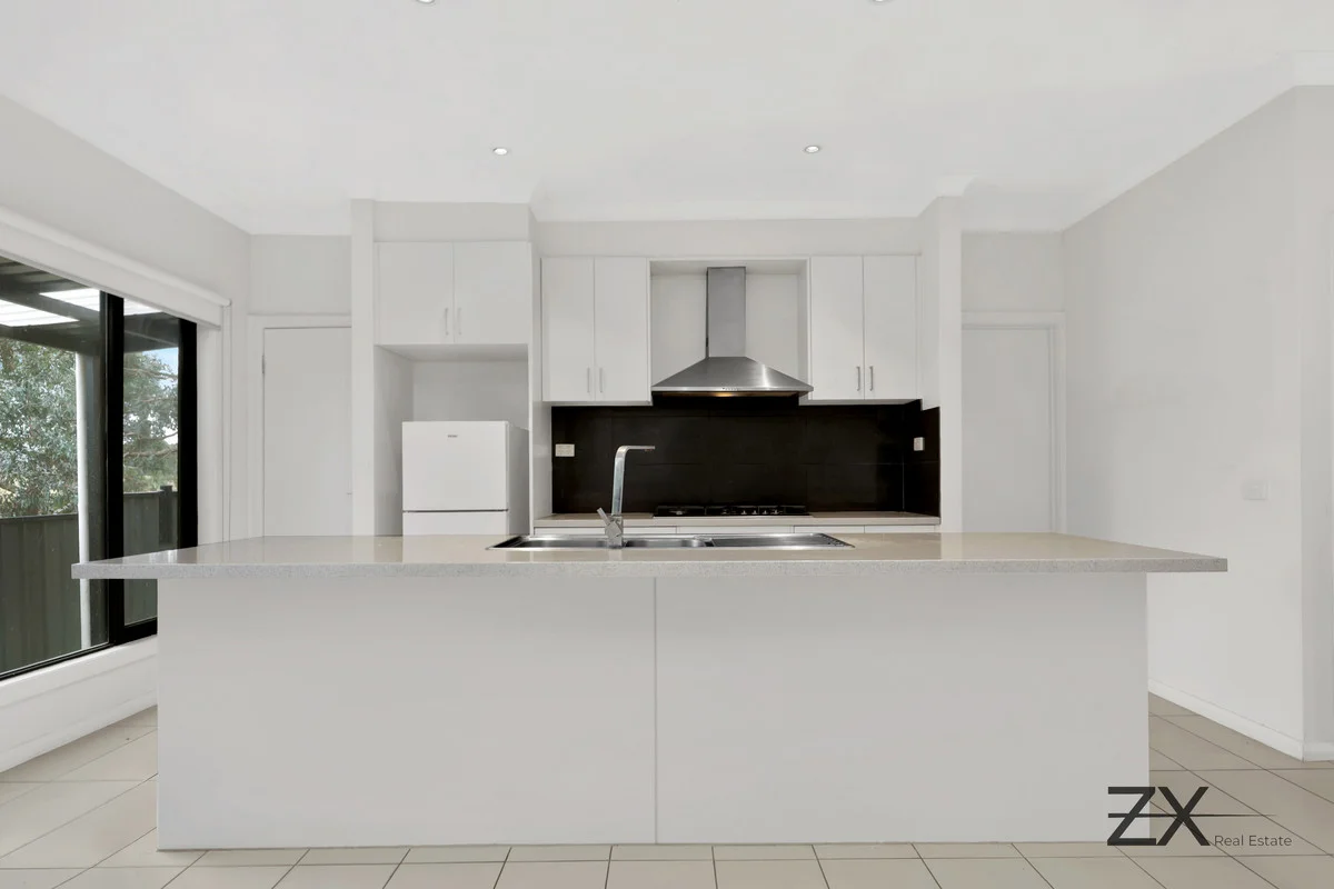 Craigieburn VIC 3064 photo 4