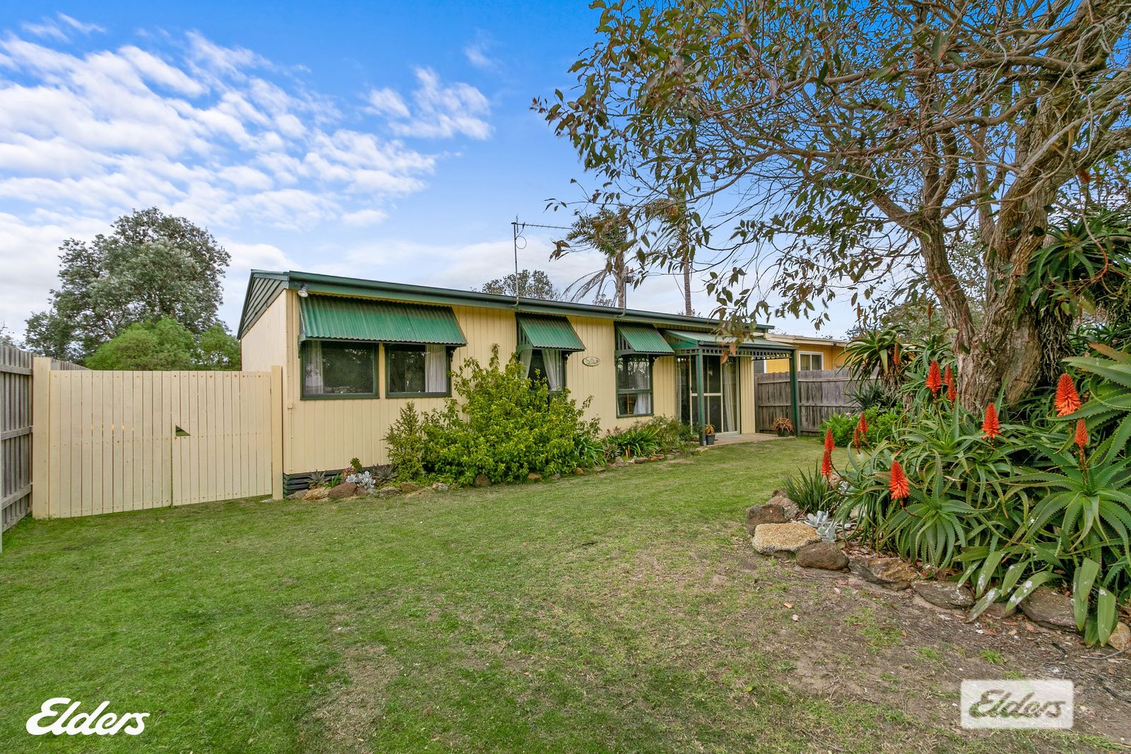 16 Blue Water Avenue, Golden Beach VIC 3851, Image 2