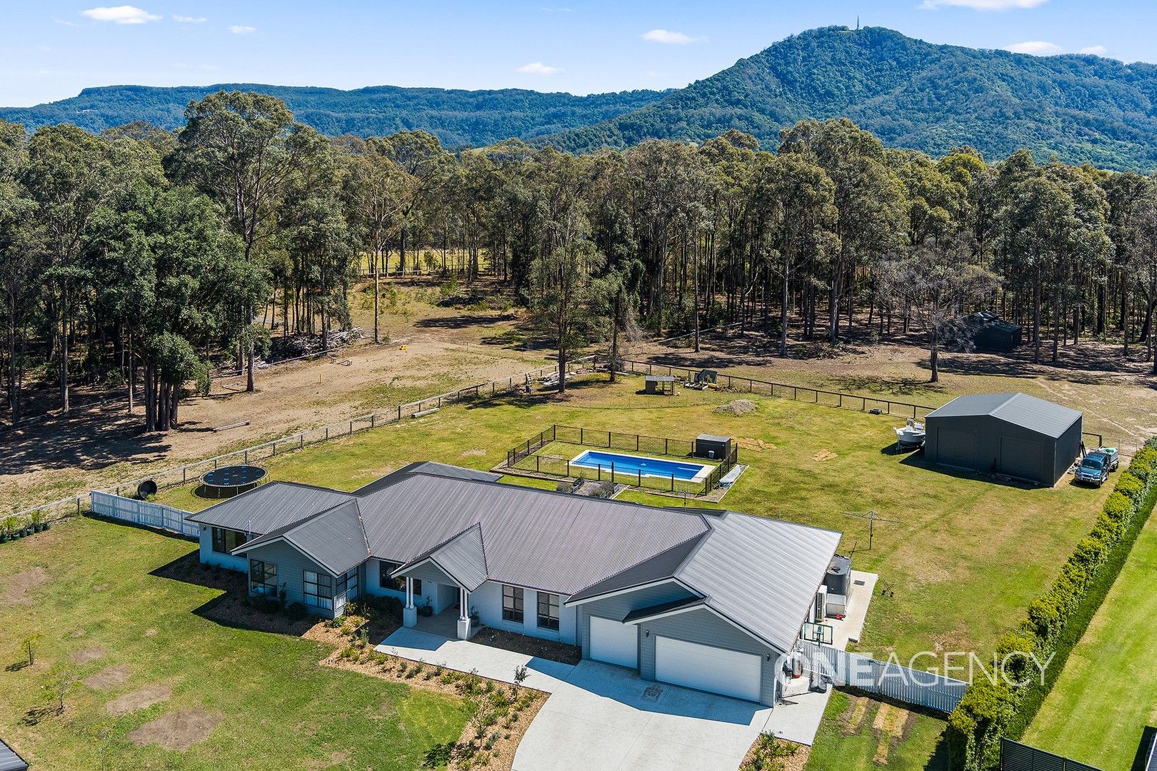 6 bedrooms Acreage / Semi-Rural in 14 Gladioli Vista BOMADERRY NSW, 2541