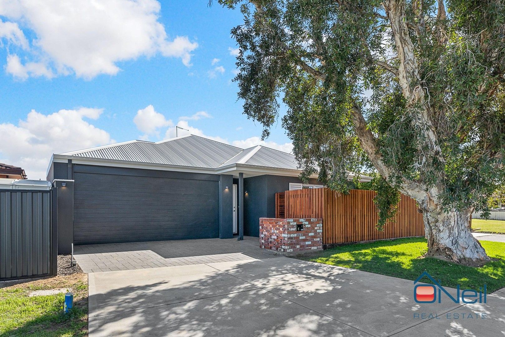 4 bedrooms House in 4 Baryna Street ARMADALE WA, 6112