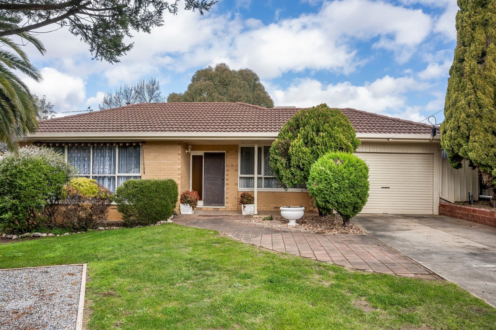 33 Larkdale Crescent, O'Halloran Hill SA 5158, Image 0