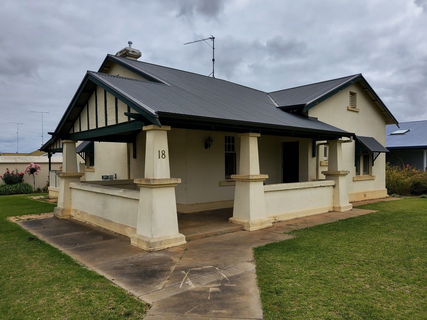 2 bedrooms House in 18 Pethick Street NARACOORTE SA, 5271