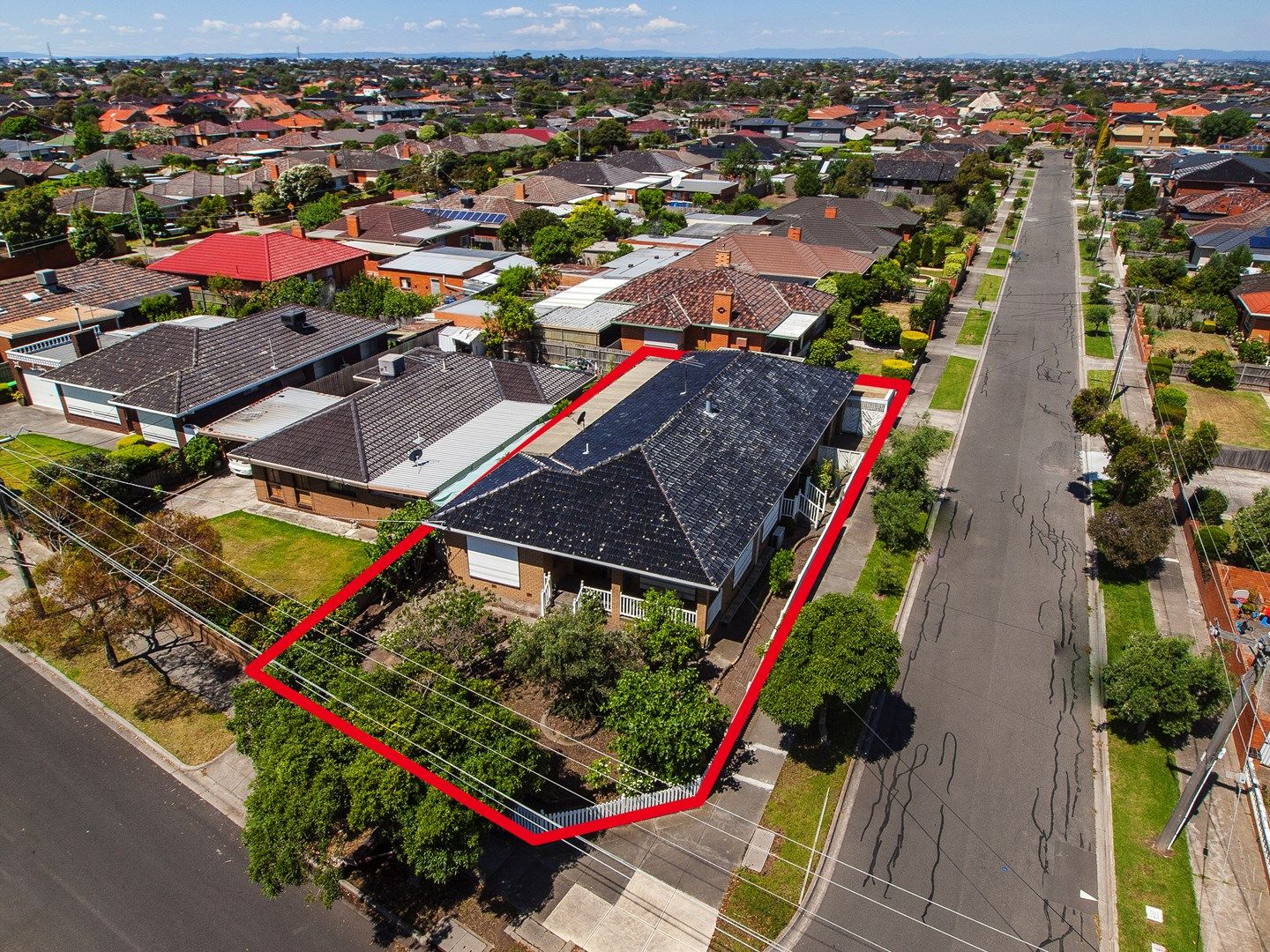 18 Orleans Road, Avondale Heights VIC 3034
