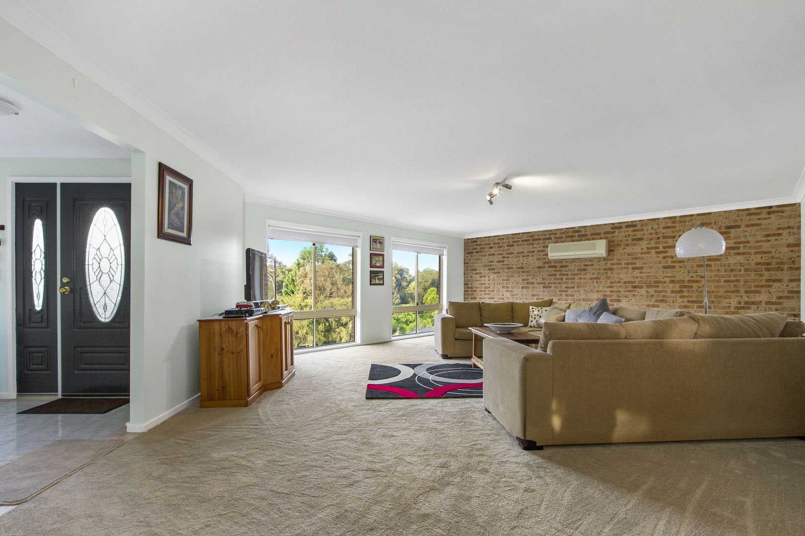 53 Karoola Crescent, Surfside NSW 2536, Image 2