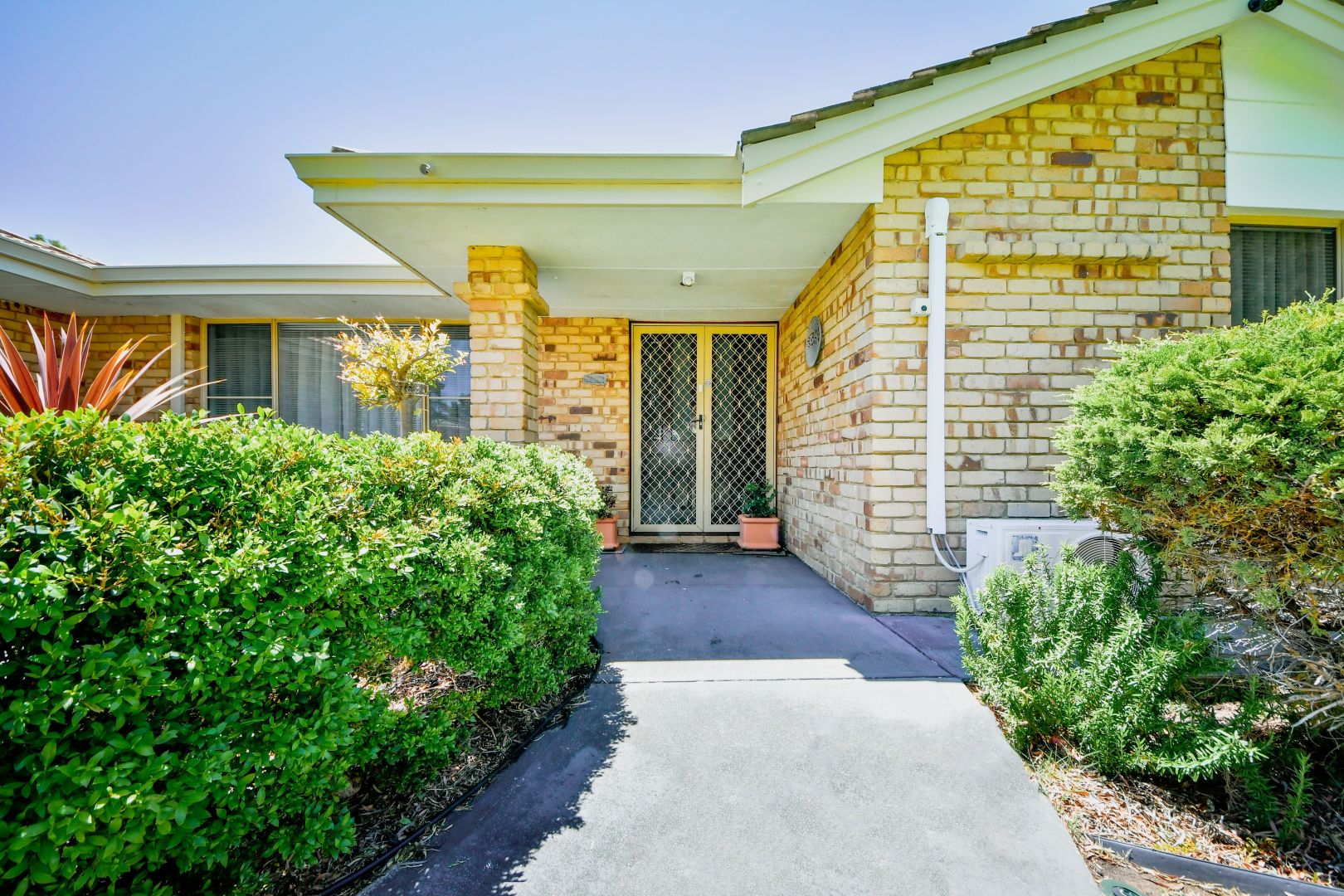 13 St Michaels Court, Cooloongup WA 6168, Image 2