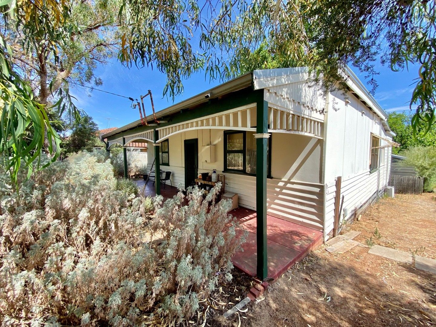 5 bedrooms House in 15 Edeline Street SPEARWOOD WA, 6163