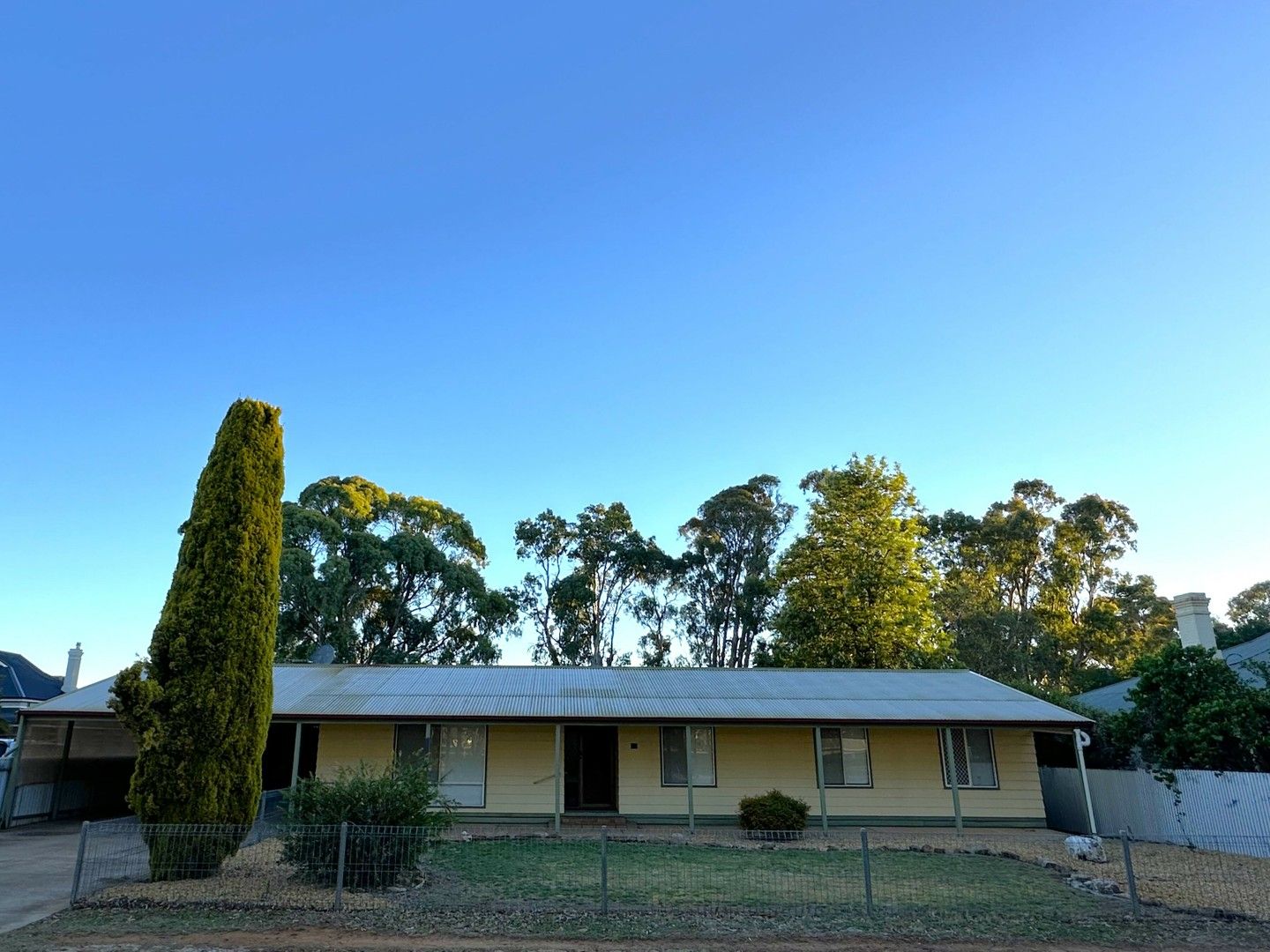 3 bedrooms House in 16 South Tce JAMESTOWN SA, 5491
