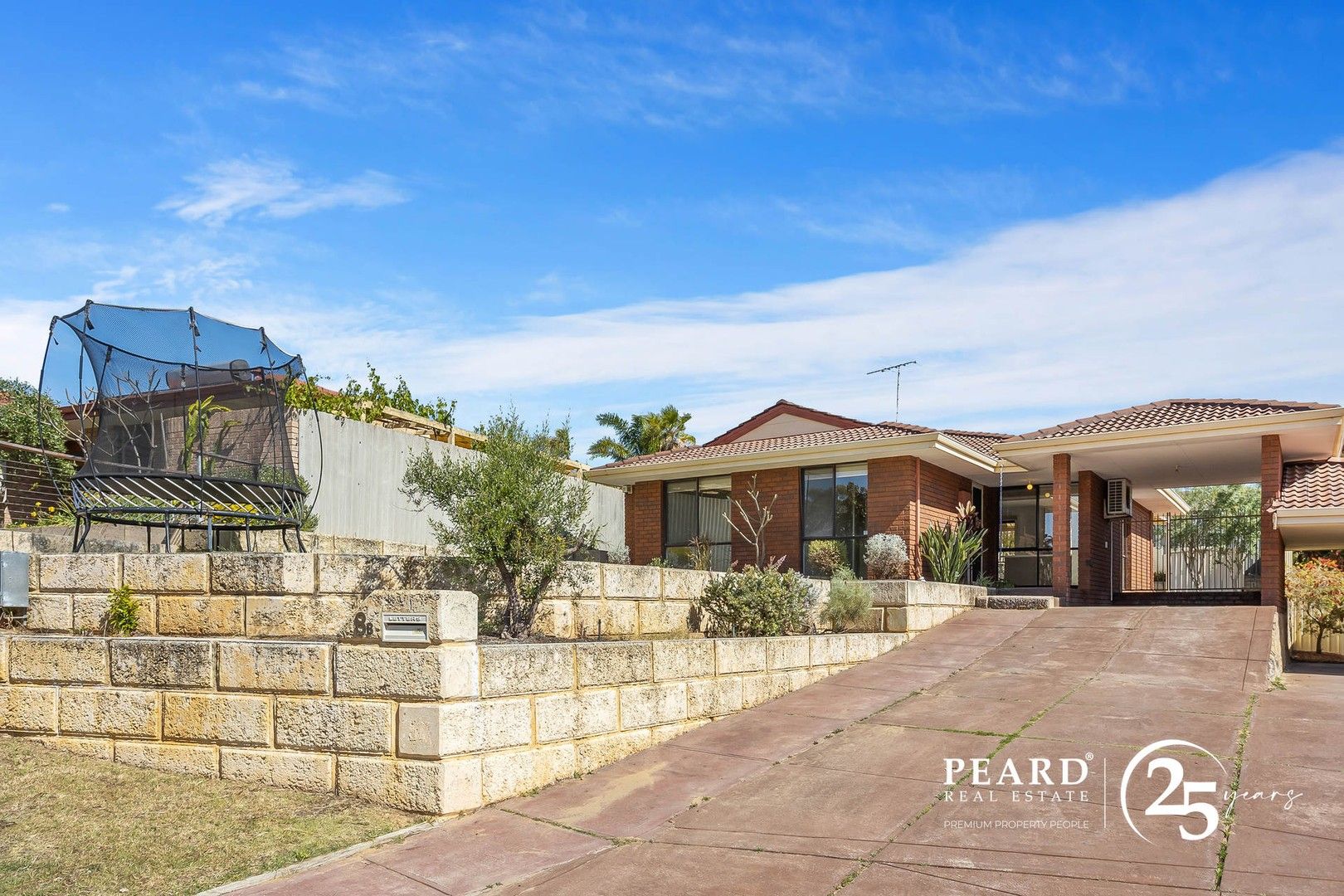 3 bedrooms House in 8B Tripod Place MULLALOO WA, 6027