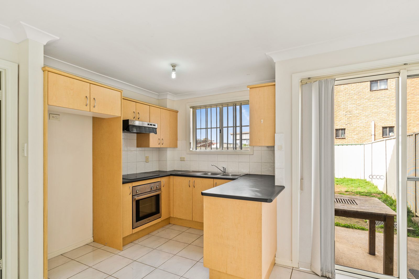 8/28 Warialda Way, Hinchinbrook NSW 2168, Image 2