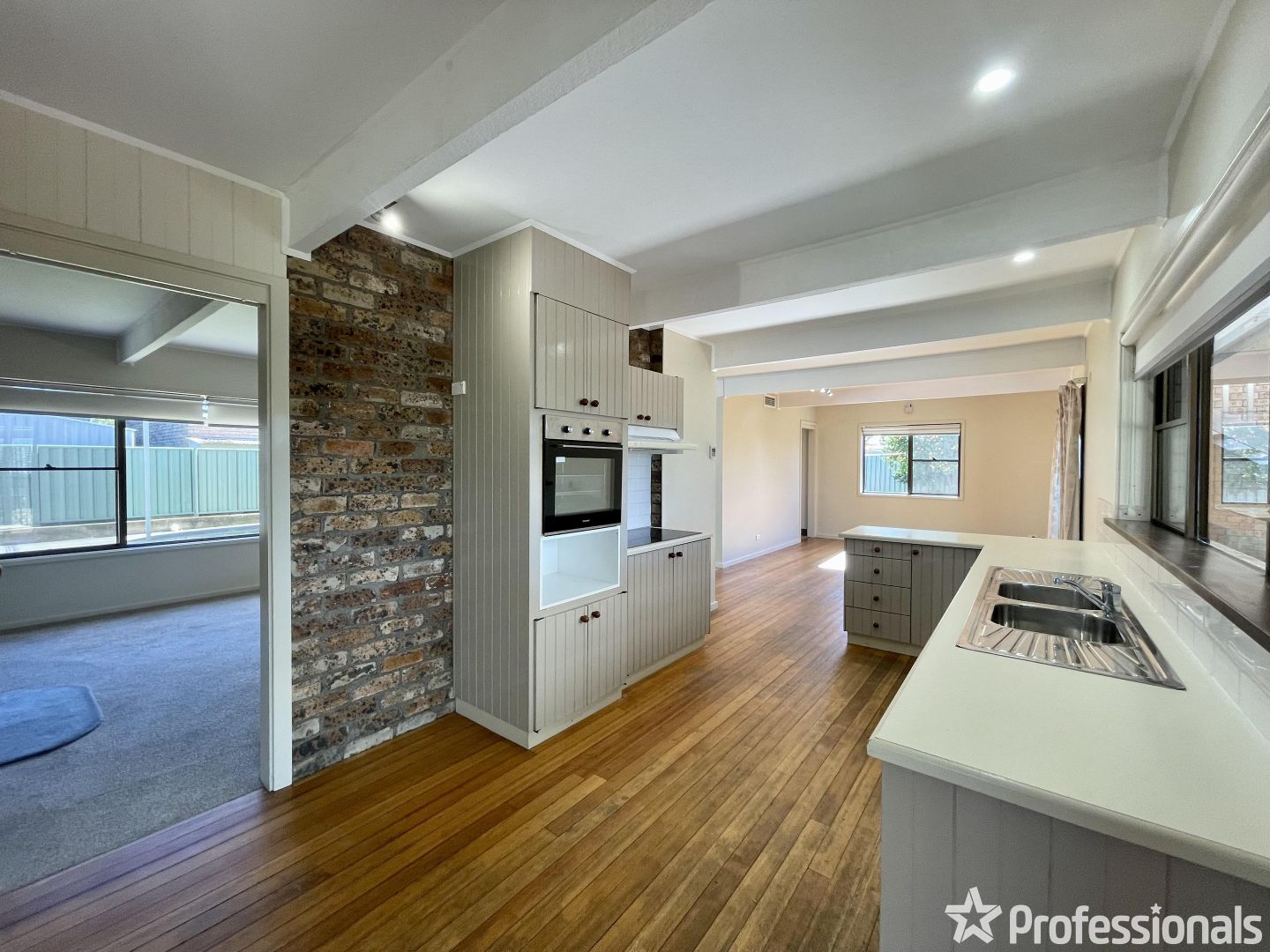 28 Barwon Street, Bomaderry NSW 2541 House For Rent 750 Domain