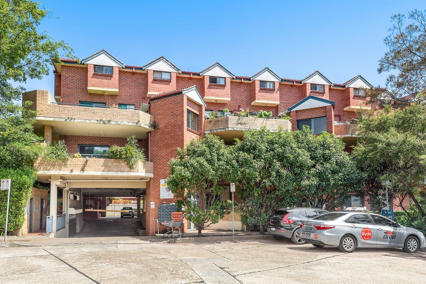 2 bedrooms Apartment / Unit / Flat in 33/42 Swan Avenue STRATHFIELD NSW, 2135