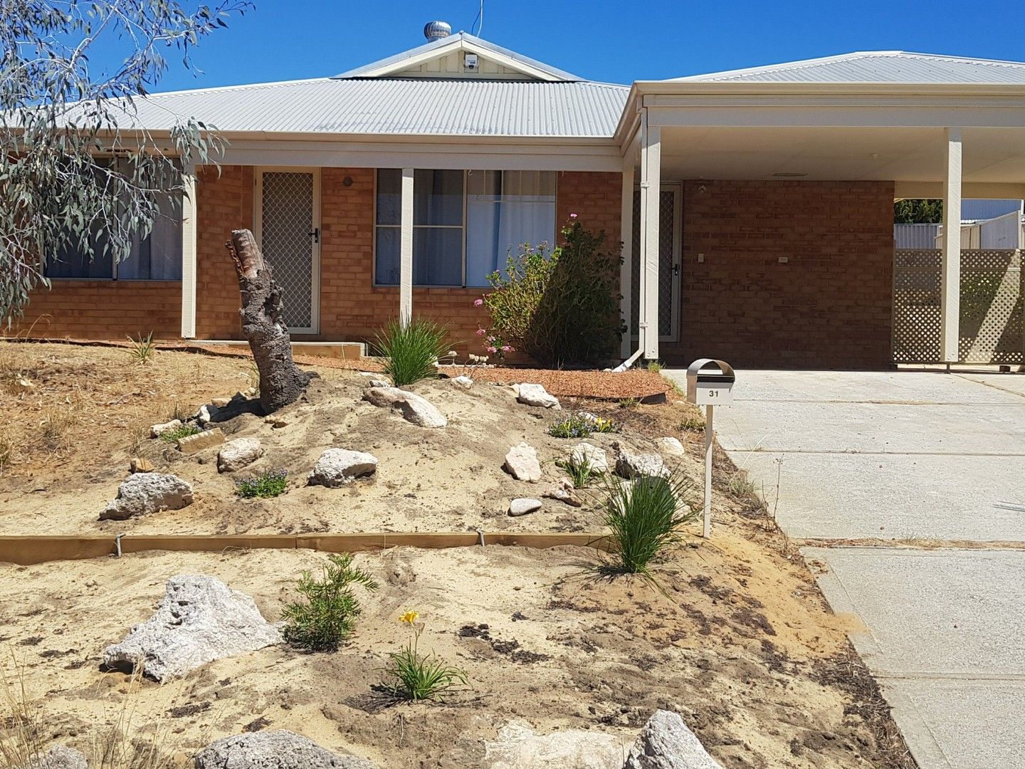 3 bedrooms House in 31 Djilba View LEDA WA, 6170