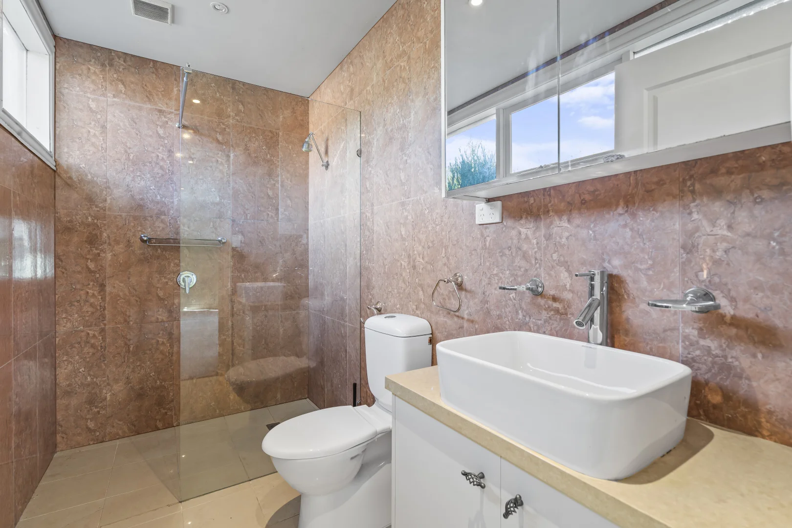 Additional image 8 of 3/220 Barkers Road, Hawthorn VIC 3122