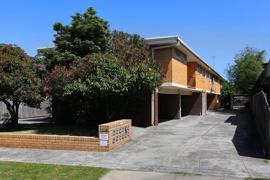 2 bedrooms Apartment / Unit / Flat in 5/1216 Dandenong Road MURRUMBEENA VIC, 3163