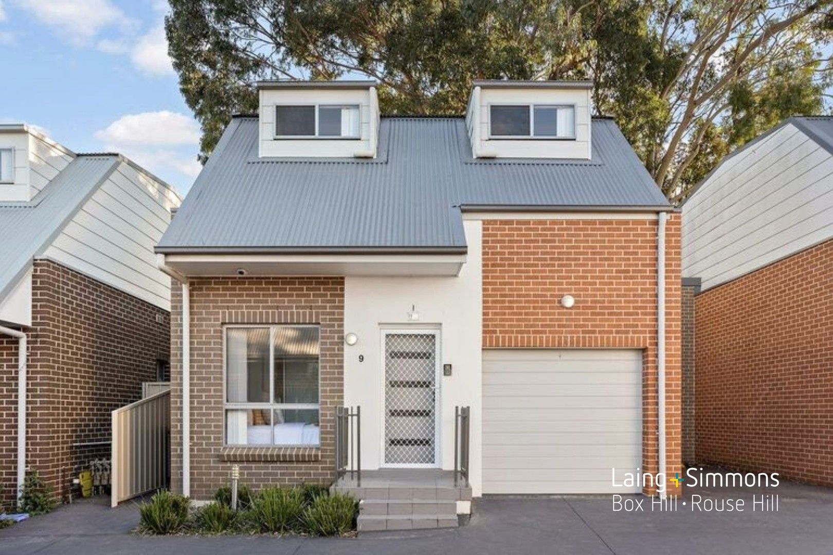 3 bedrooms Townhouse in 9/166 Targo Road GIRRAWEEN NSW, 2145